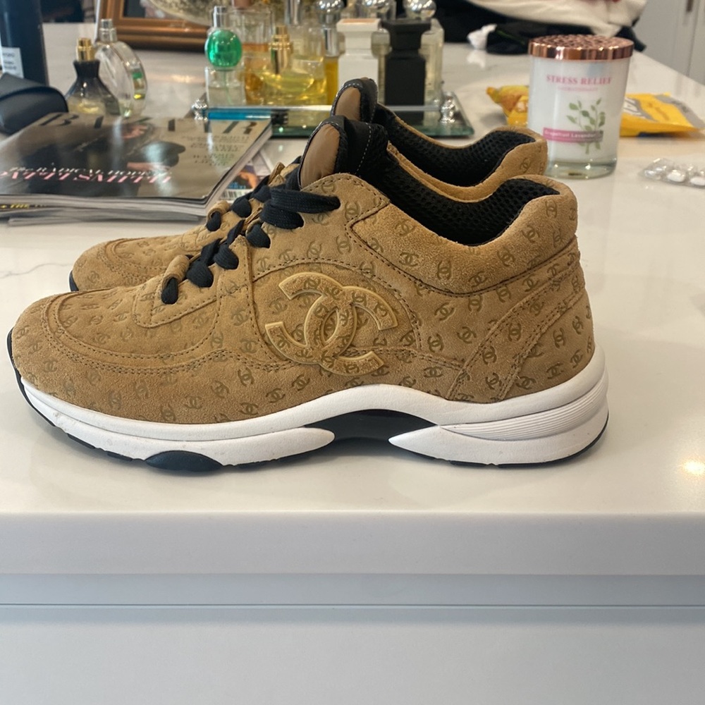 Chanel beige 22A sneakers - Picture 2 of 7